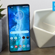Imagen para el artículo titulado Motorola Edge+: pantalla infinita y puerto de auriculares por menos de lo que cuesta un Galaxy S20